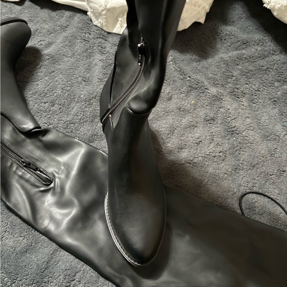 women’s boots - Picture 3 of 3